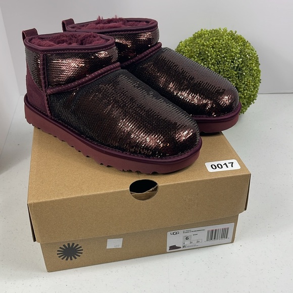 UGG Women's Classic Ultra Mini Mirror Ball Boots Size 6 Color Wild Grape NIB - Picture 13 of 13
